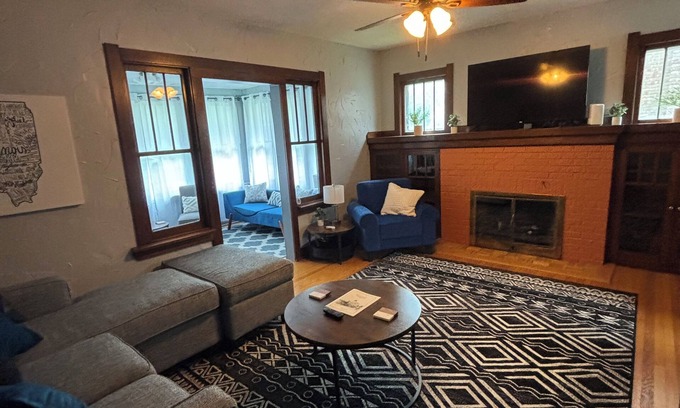 Springfield Apartment | Suite Life of Honest Abe