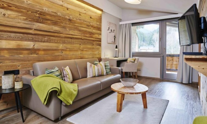 Vorderglemm Apartment | Suite mit 3 SZ & Wellnessbereich by Interhome