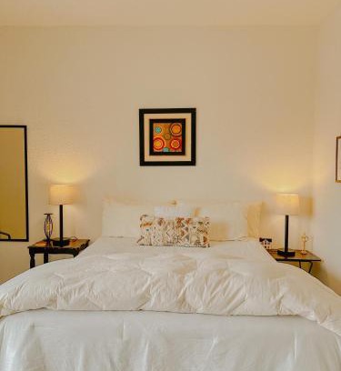 Juticalpa House | Suite monoambiente con aire y bañera