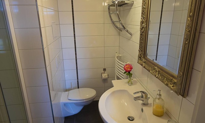 Schwerin Apartment | Suite-Standard-Private Bathroom-Street View