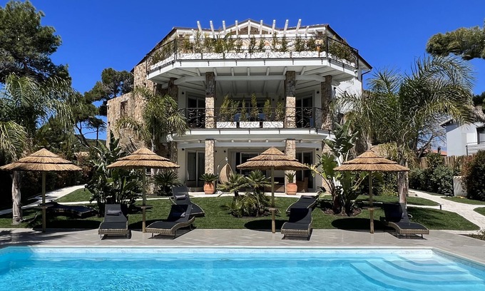 Porto Pino Apartment | Suite Villa Aquamarina with Private Jacuzzi