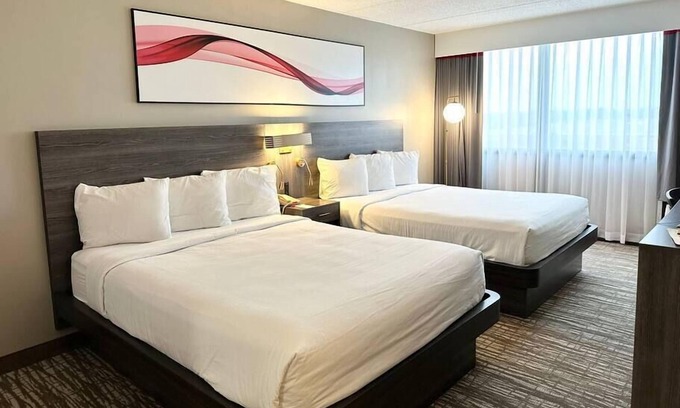 Cedar Rapids - Iowa City House | Suite w/ 2 beds & private bath