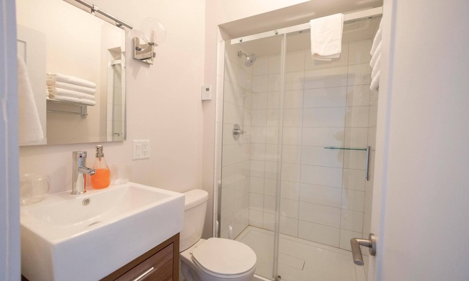 Rouyn-Noranda Apartment | Suite with closed bedroom and sofa bed on rue Gamble Ouest (Le Central)