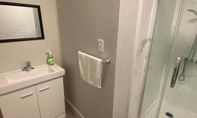 Rouyn-Noranda Apartment | Suite with closed bedroom (Le Convivial)