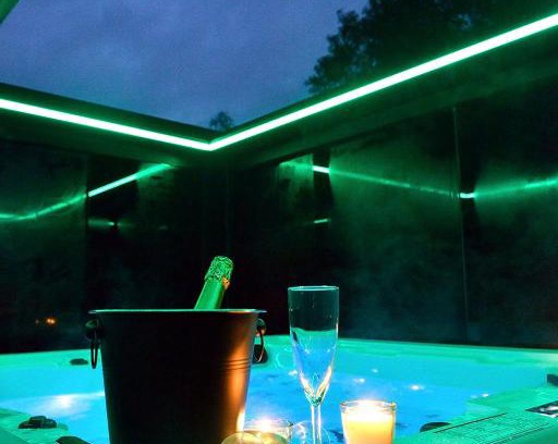 Oupeye Apartment | SuiteDreams-Jungle Suite - Liège