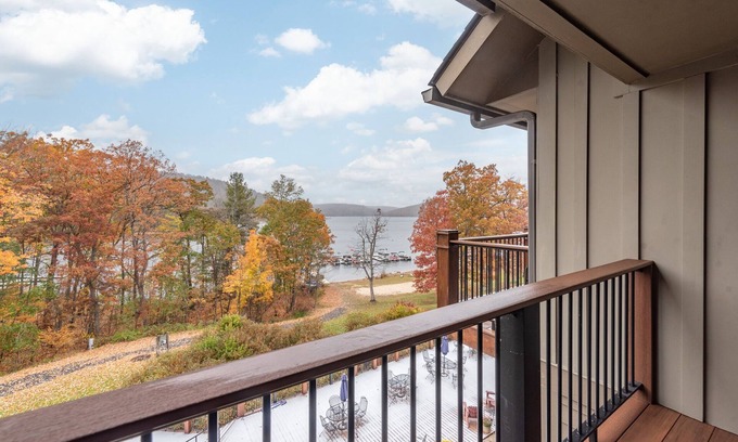 Thayerville Apartment | Suites at Silver Tree A315: Studio and Loft Suite with Lake View, Free WIFI, Fir