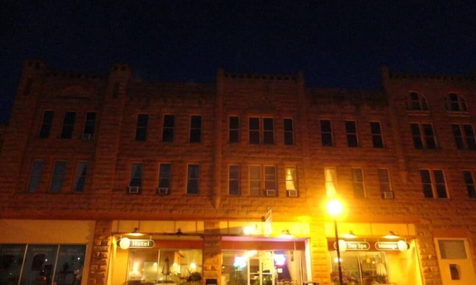 Hot Springs Hotel | Suites at The Red Rock Vacation rentals