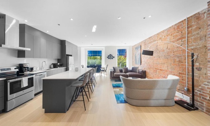 Downtown Montreal Apartment | Suites De la Montagne