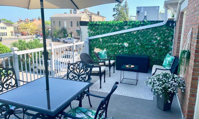 Old Town Historic District Apartment | Suites On King