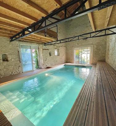 Ventenac-Cabardes Bed & Breakfast | Suites zen dans maison d'hôtes avec piscine intérieure et jardin