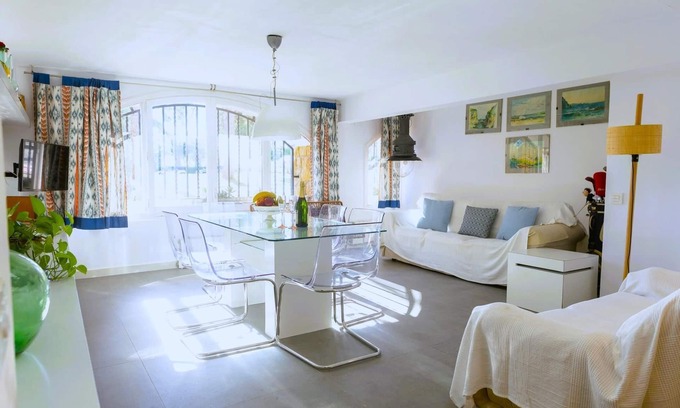 El Roc de Sant Gaieta Apartment | Suitur beachfront apartment Roc de Sant Gaietà