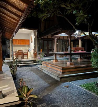 Mas House | Sujana Homestay