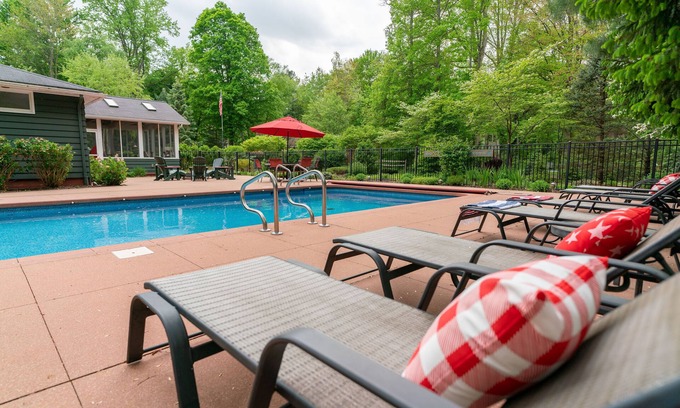 Harbert House | Summer 25 Open! Pool, Hot Tub, HUGE Game Room, short walk to Beach!