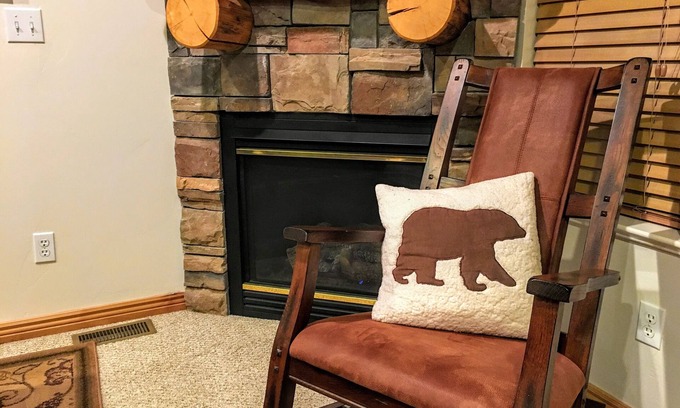 Eden Condo | SUMMER ALERT - Steps to Hot Tub - Family friendly