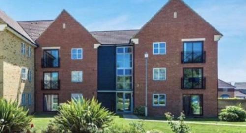 West Thurrock Apartment | Summer at Lakeside Shopping centre Chafford Hundred Branch