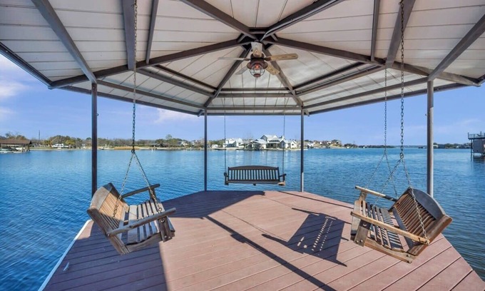 Granite Shoals House | Summer Breeze-Lakefront w/pool, hot tub, & kayaks
