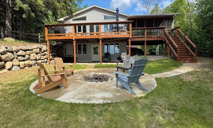 Nevis House | SUMMER DISCOUNT - 5 bed 3 bath Home Near Nevis MN