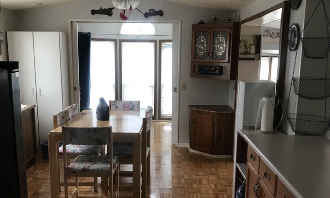 Pefferlaw RV Rental | Summer getaway near Lake Simcoe. Golf course across the street with a restaurant