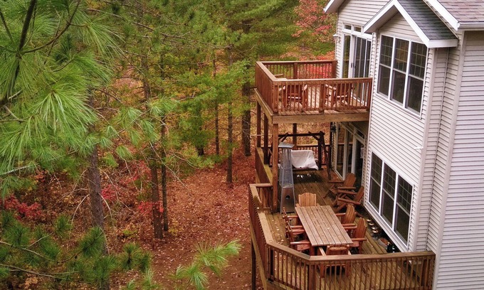 Pellston House | Summer Haven w/Game room, near Mackinaw and Harbor Springs! n