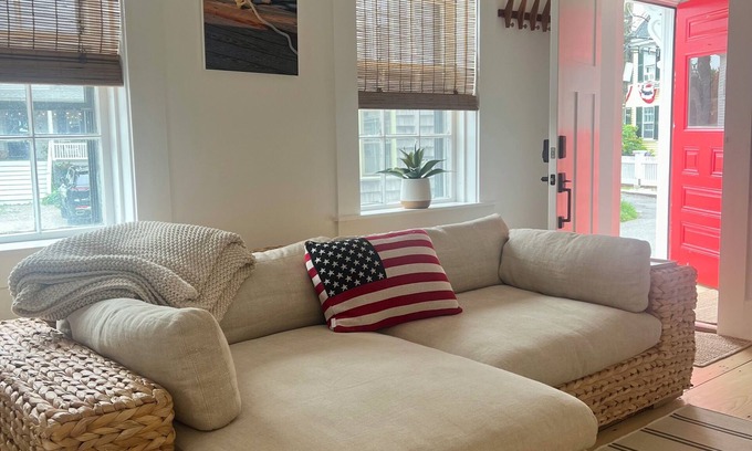 Marblehead House | Summer Home! AC Excellent Location, Downtown MHD by harbor, sleeps 12, parking,