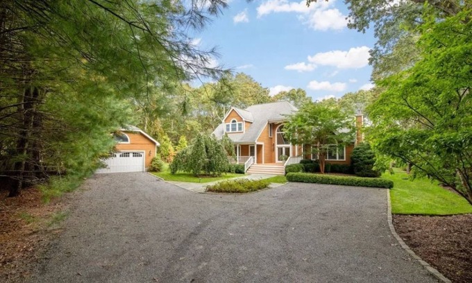 Bridgehampton House | Summer in Bridgehampton beautiful home minutes from Bridgehampton and Sag Harbor