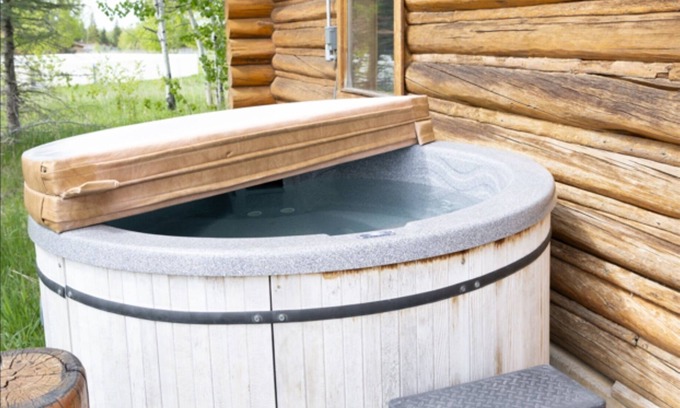Driggs Cabin | Summer Rates at Three Peaks Log Cabin,Scenic Views