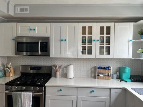 Pleasantville House | Summer Sunset Hideout 3-5 Bedrooms and 4 Baths