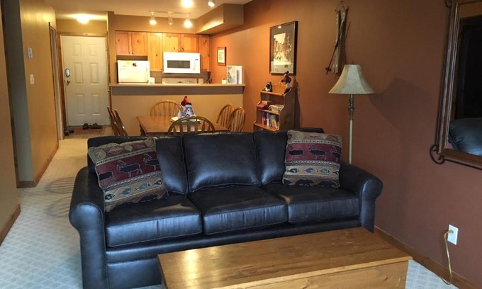 Silver Star Mountain Apartment | Summer Wind