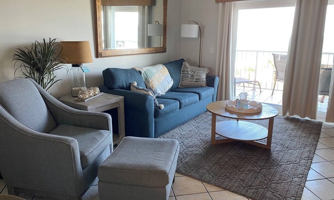 Thomas Drive Condo | Summit-4th floor Great Condo -Beach Chairs Included