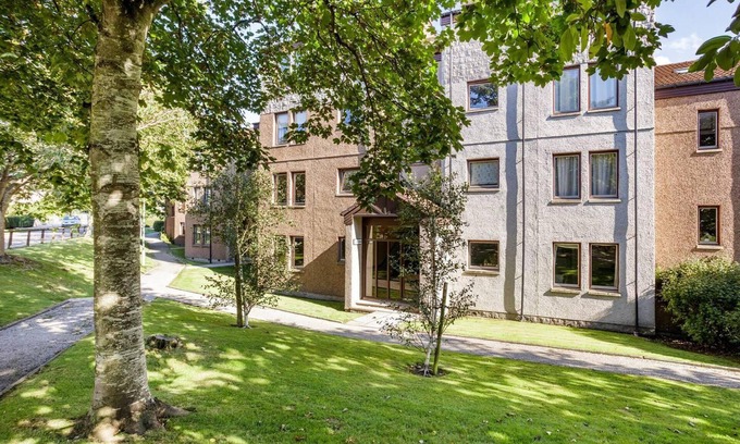 Central Aberdeen Apartment | Summit Central - Quiet 2BR Flat, Wifi, Parking