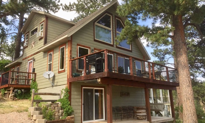 Deadwood House | Summit Lodge- Relaxation with Spectacular Views of the Hills- 3 mi. to Deadwood~