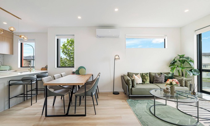 Auckland Central Business District House | Summit Style Living with garden and Free parking Unit 2