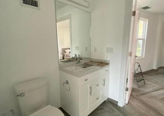 Clermont House | Sumner Lake House 3B