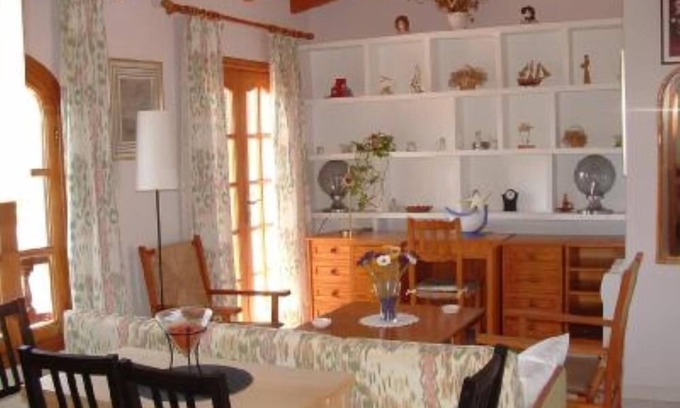 Ariany Apartment | sun and field (with wifi)