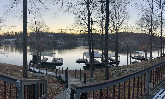 Ozark House | Sun Chaser at the Lake of Egypt.