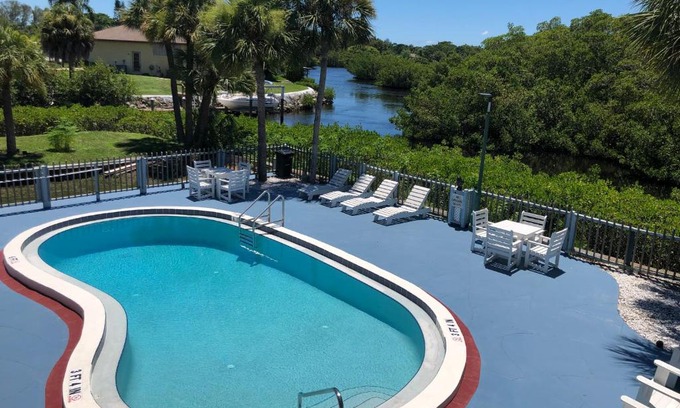 Englewood South Hotel | Sun Coast Inn
