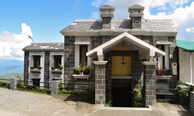 Kausani House | Sun N Snow Inn By Leisure Hotels