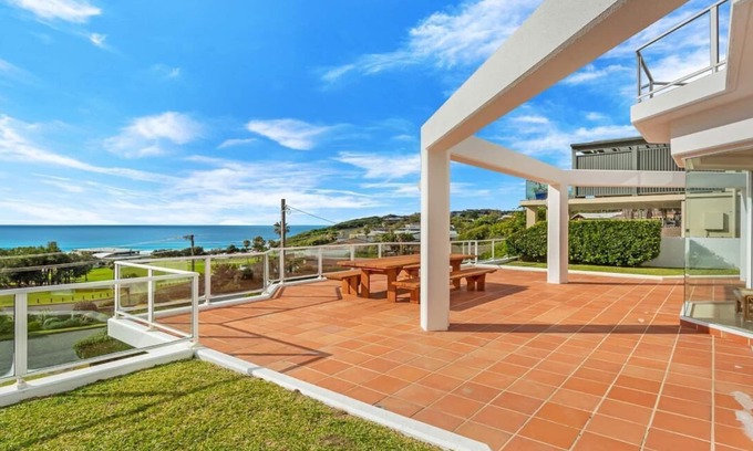 Forster House | Sun, Sand, Beachside house with magical views.