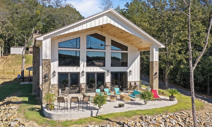 Crane Hill House | Sun Sets Overlooking Big Bridge Trident Marina & Grill on Lewis Smith Lake.