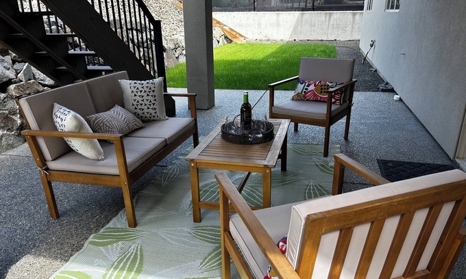 Vernon House | Sun & Slopes Okanagan Getaway
