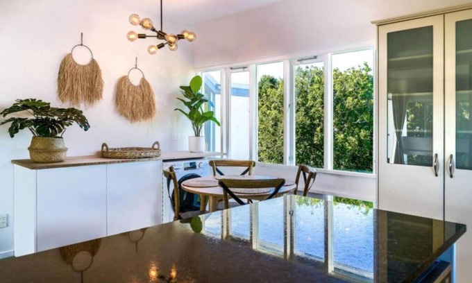 Mission Bay Apartment | Sun Soaked 1 BD | Full Kitchen w/Sea View