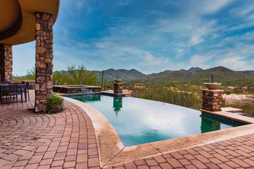 Cave Creek House | Sunbeam by AvantStay Elegant Private Desert Home w Infinity Pool Spa View