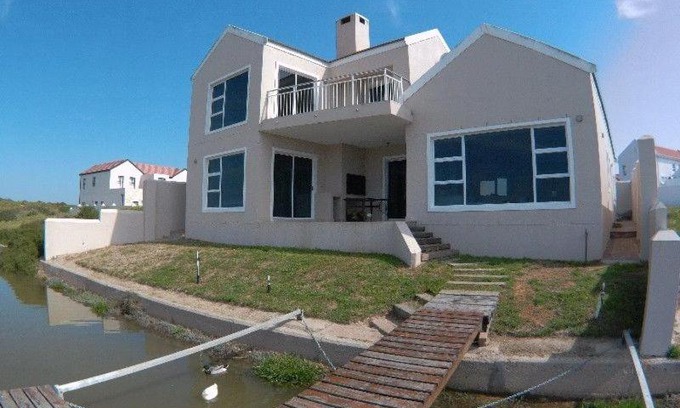 Port Owen House | Sunbird-Admiral Island holiday house