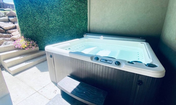 Draper Condo | Suncrest Suite | Massage | Hot Tub | Theatre