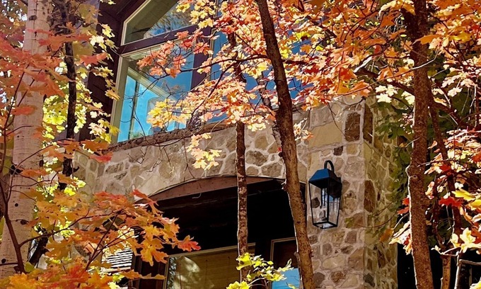 Sundance House | Sundance Romantic Carriage House Escape