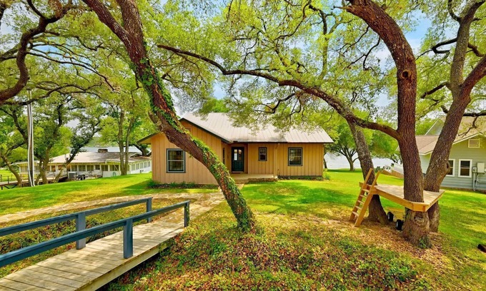 Burnet House | Sunday House @ Cockleburr Cove on Inks Lake - Lakefront property w/boat dock