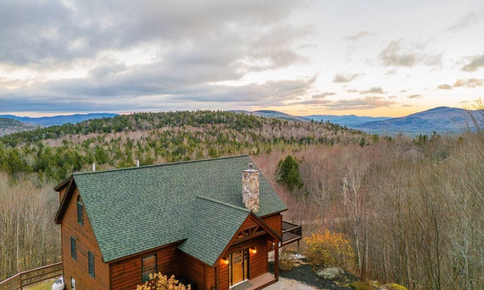 Sunday River Area House | Sunday River MTN Views! Slps 12! HotTub! Lux home