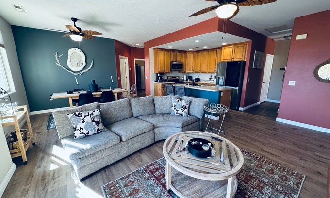 Mesquite Condo | Sundown Sanctuary by Mesquite Vacation Rentals near Jensen Trailhead Park with $510 free daily activities!