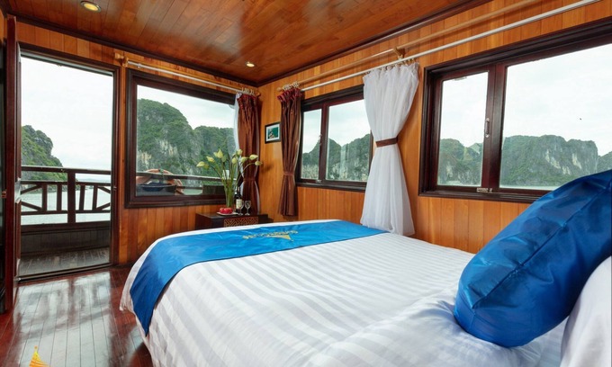 Cat Hai Boat Rental | Sunlight Cruise