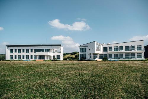 Eluan Hotel | Sunlight On the Peninsula